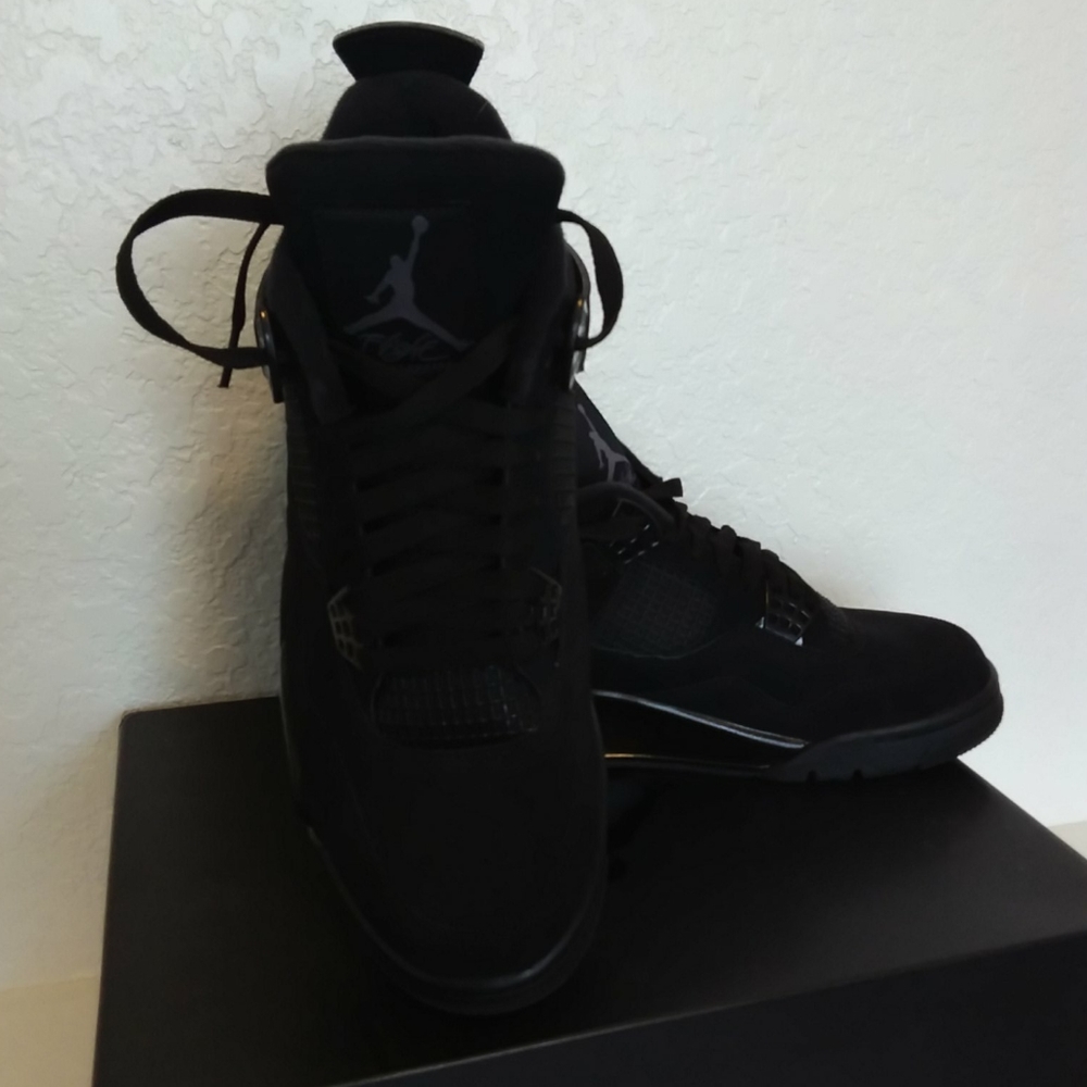 Mens Jordan retro 4